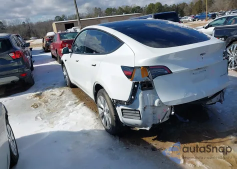 2022 Tesla Model Y Long Range Dual Motor All-Wheel Drive from USA, damaged, VIN 7SAYGDEE1NF425622